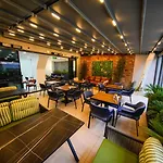 מלון Istport Garden